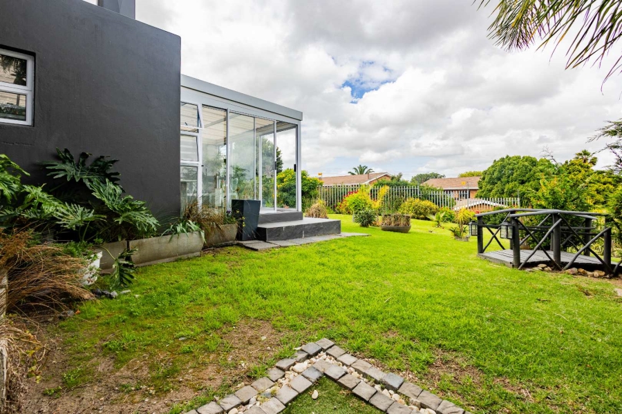 To Let 4 Bedroom Property for Rent in Eversdal Western Cape